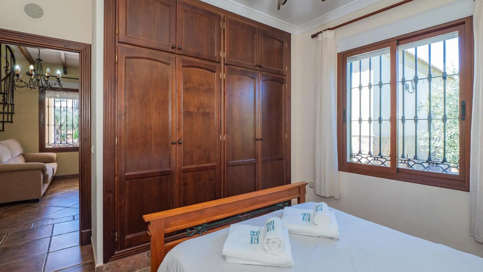 Holiday home Cubo'S Finca Las Tinajas De La Dehesilla Alhaurin el Grande