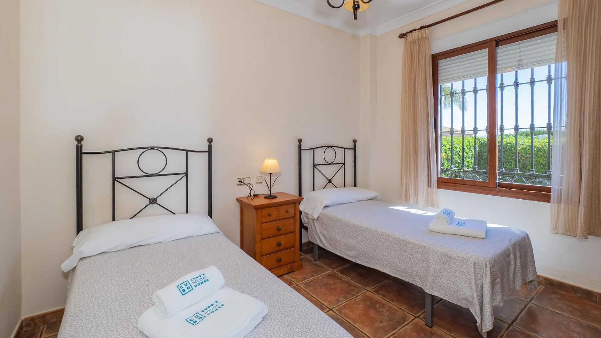 Holiday home Cubo'S Finca Las Tinajas De La Dehesilla Alhaurin el Grande Spain